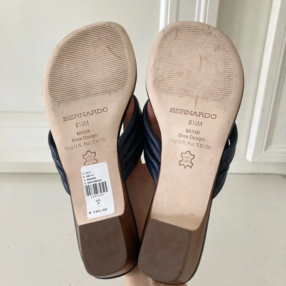 Bernardo Anthropologie Miami Demi Navy Blue Leather Thong Sandals Sz 8.5 - Picture 6 of 7